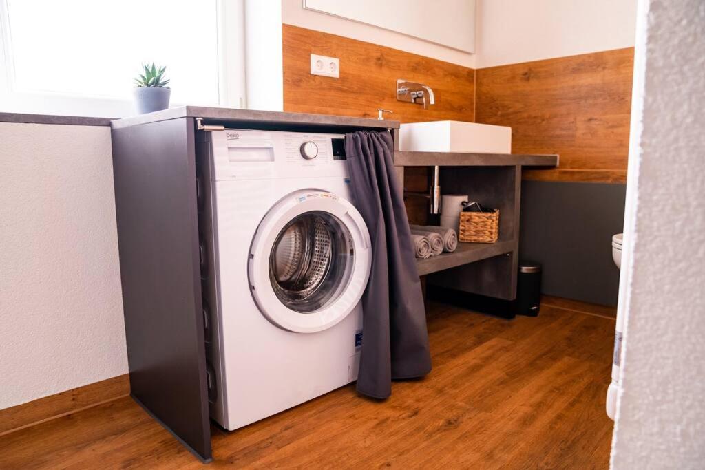 Neu Renoviertes Ferienhaus/Wohnunng Kleine Auszeit Sonnenbühl Eksteriør billede