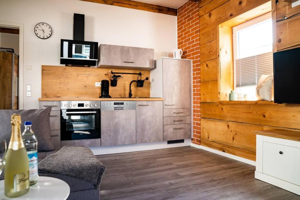 Neu Renoviertes Ferienhaus/Wohnunng Kleine Auszeit Sonnenbühl Eksteriør billede