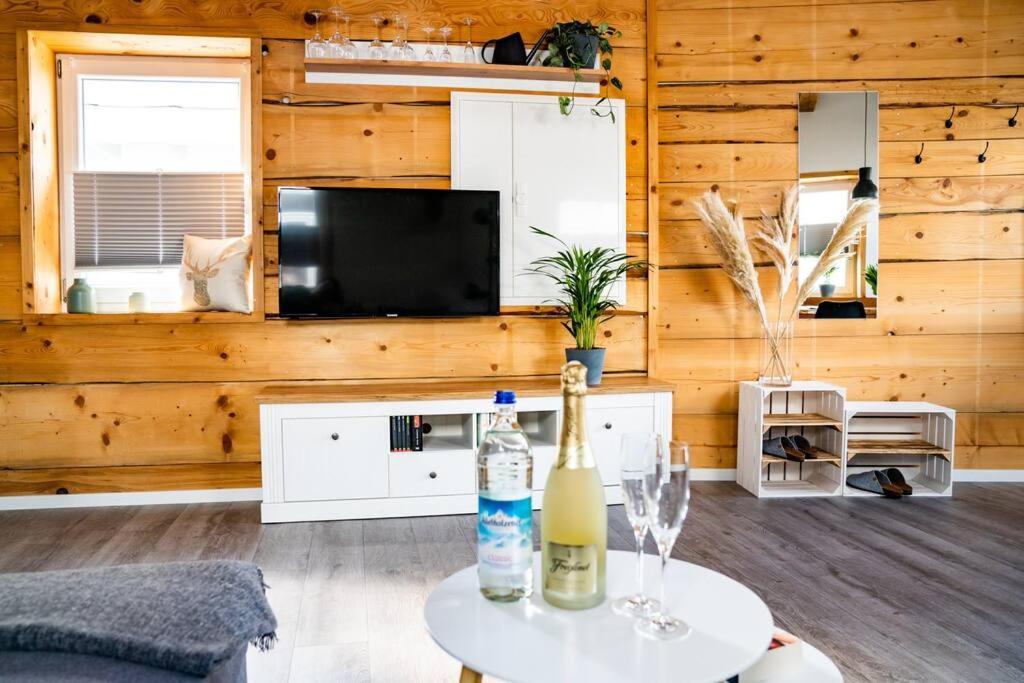 Neu Renoviertes Ferienhaus/Wohnunng Kleine Auszeit Sonnenbühl Eksteriør billede
